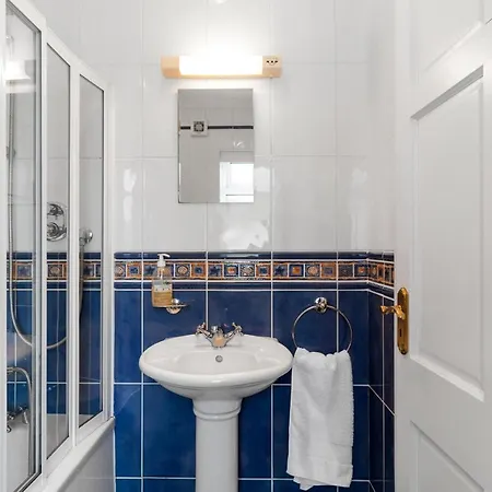 Private With Private Entrance. Apartment