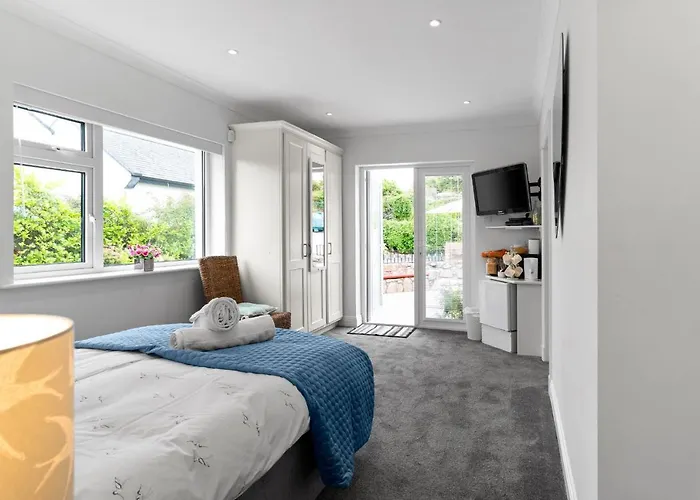 Private With Private Entrance.